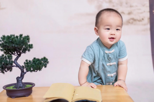 鄂州宝宝脸上小白点